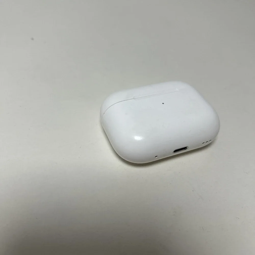 Apple AirPods Pro 2nd Gen - MagSafe Lightning Charging Case A2700 - Very Good